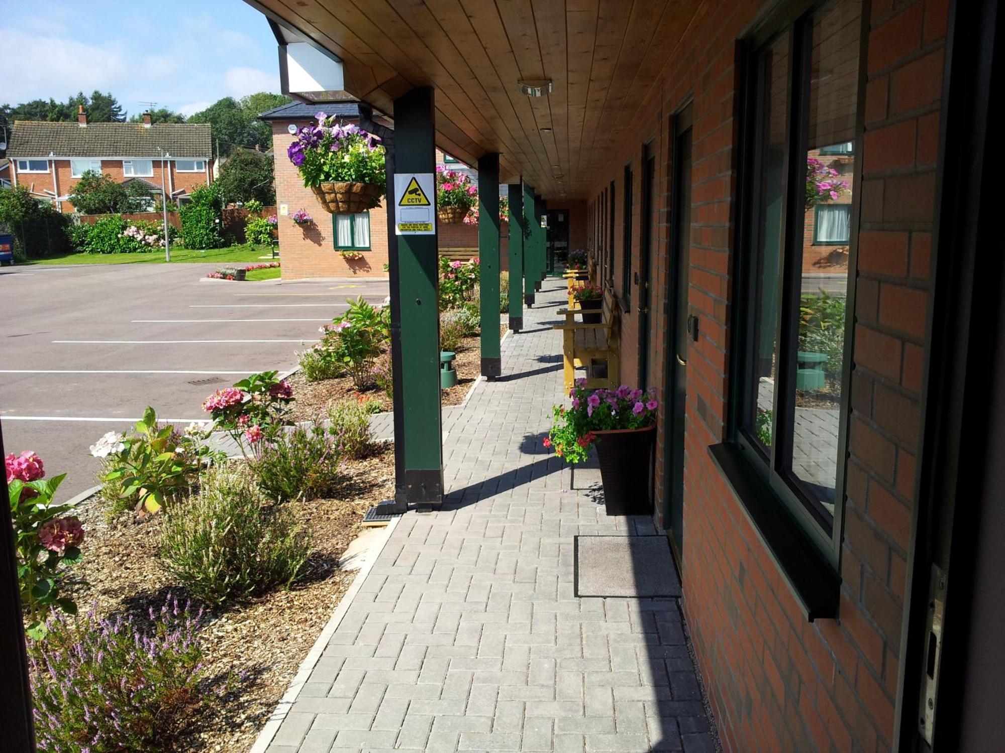 Deangate Motel Lydney Exterior photo