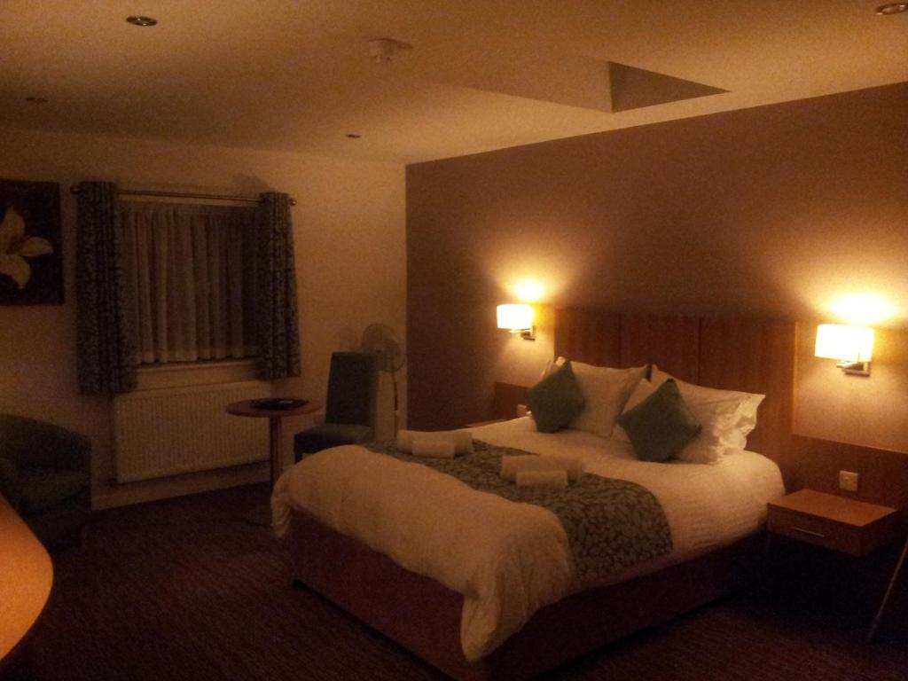 Deangate Motel Lydney Room photo