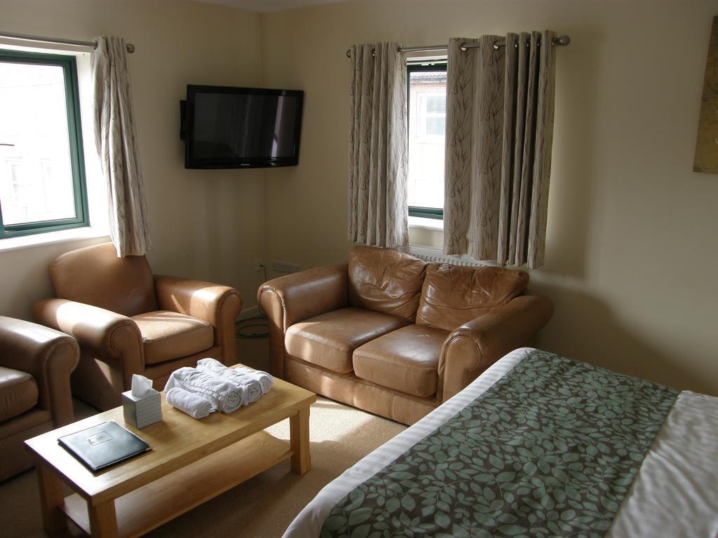 Deangate Motel Lydney Room photo