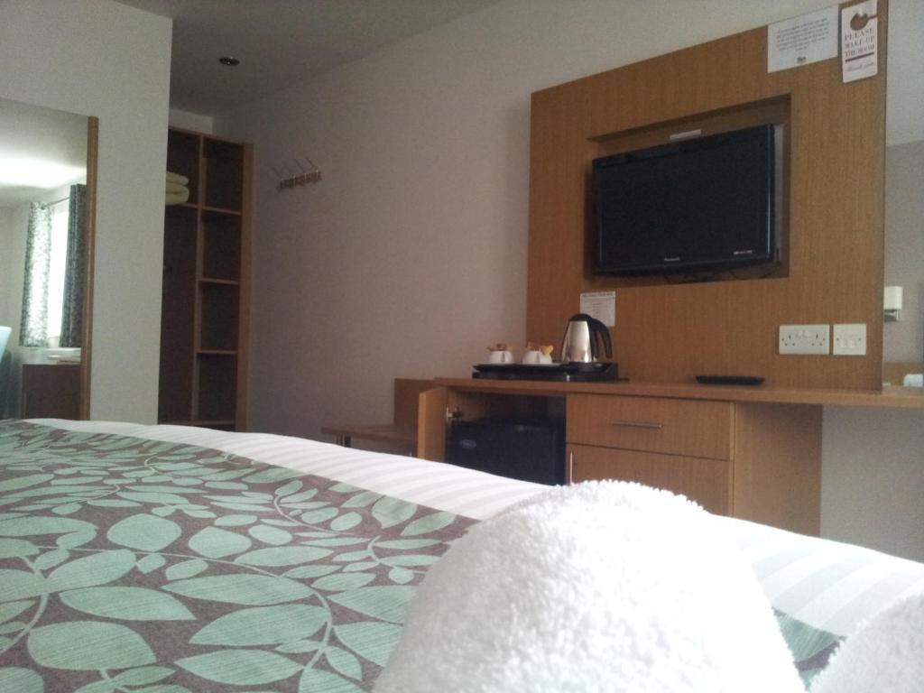 Deangate Motel Lydney Room photo