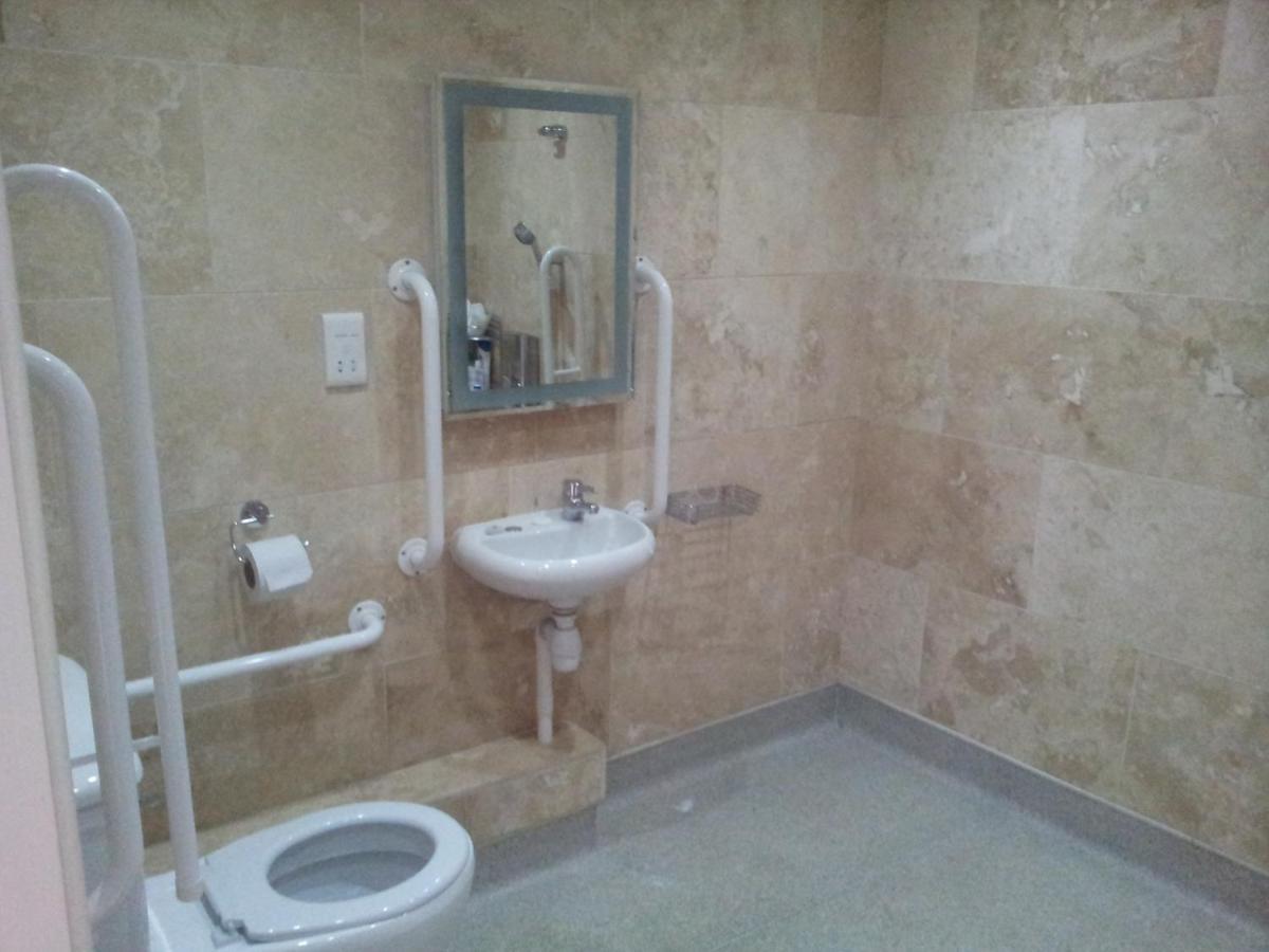 Deangate Motel Lydney Room photo